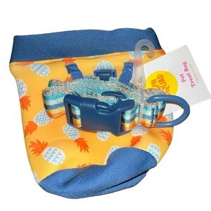 Pineapple Pet Treat bag with magnetic closure, attached leash‎ for the bag NWT